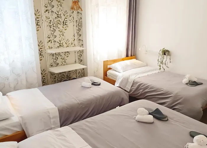 Chalet Bosque10 Piscina Privada Entre La Playa 펜션 *