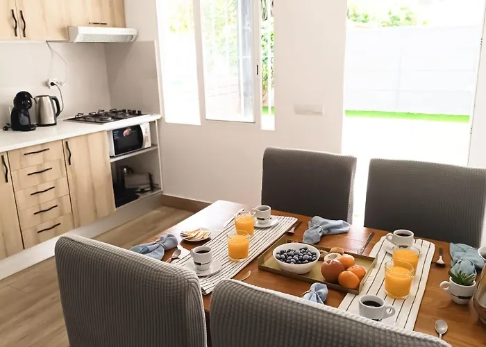 Chalet Bosque10 Piscina Privada Entre La Playa 펜션 말라가